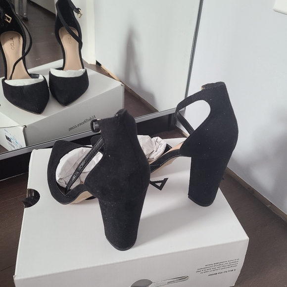 NIB Aldo Black Faux Suede Ankle Strap Closed Toe Heel US6.5 - Picture 5 of 7